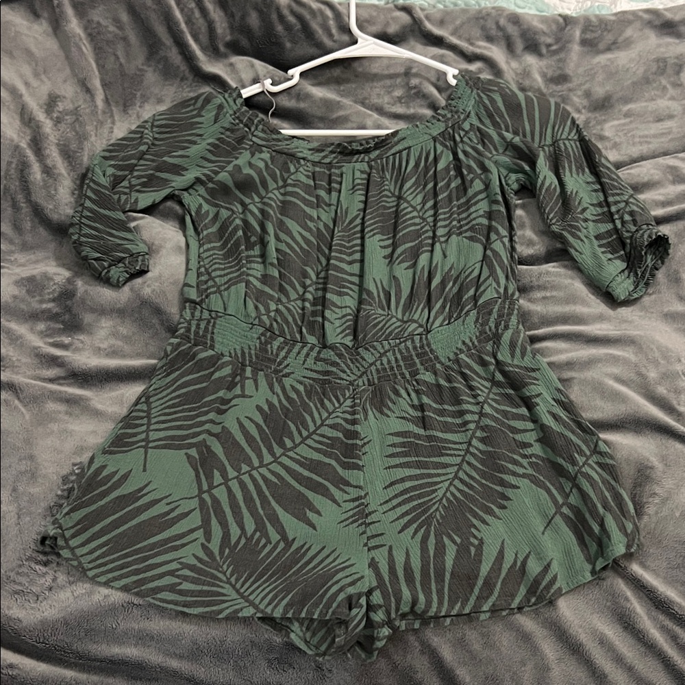 American Eagle Outfitters Green and Black Leaf Print Romper